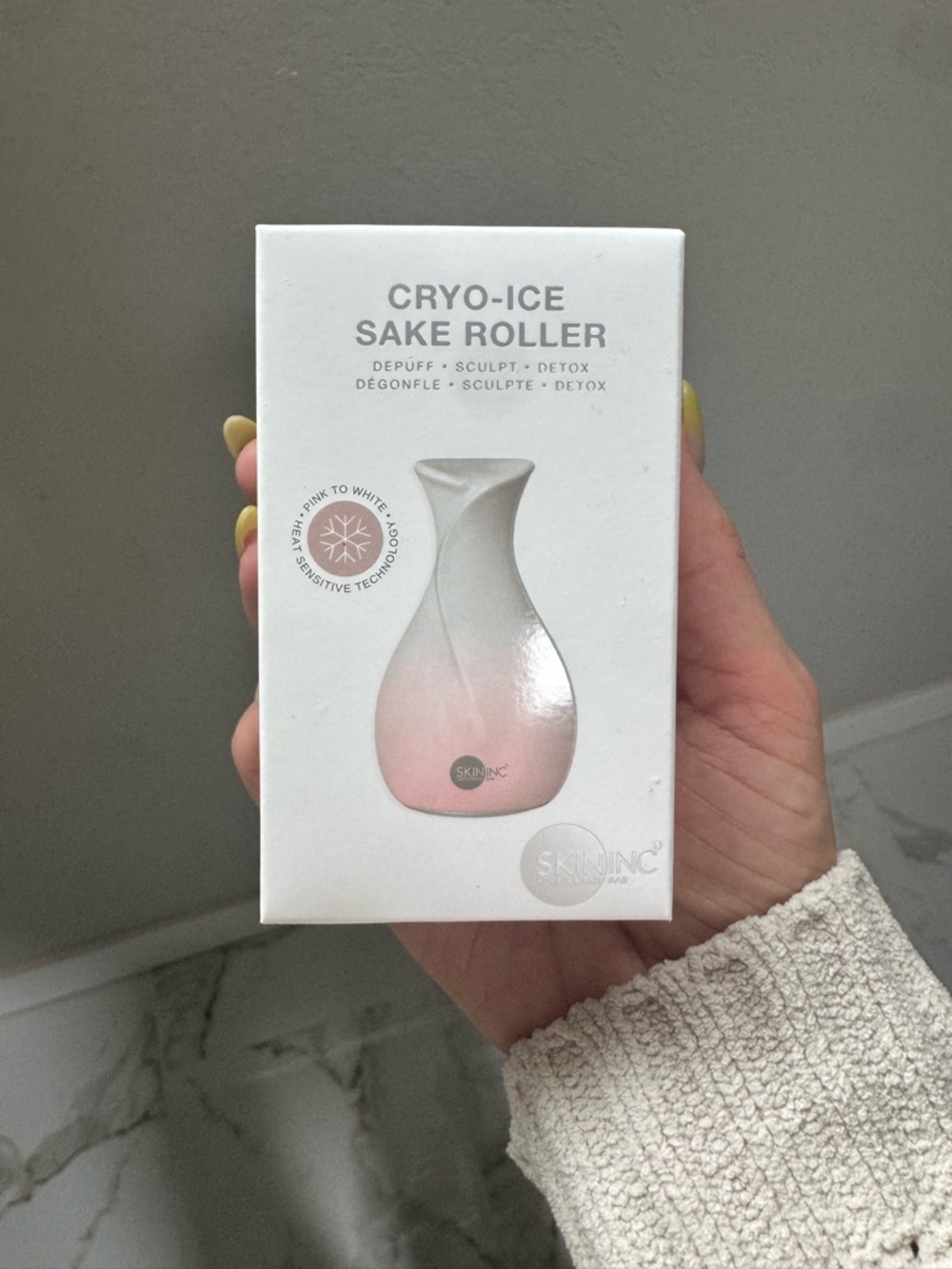 SkinInc Cryo-Ice Sake Roller